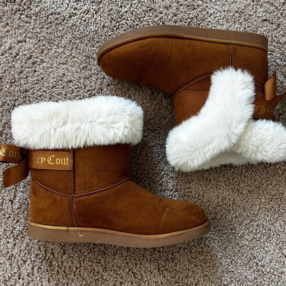 Juicy Couture Cognac Tan King Flat Heel Faux Fur Trim Winter Boots Size 8 - Picture 2 of 14